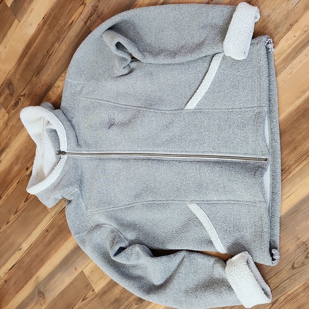 The North Face Heather Gray Teddy Jacket - Picture 9 of 9
